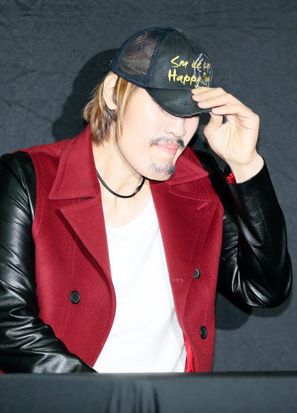 기자회견하는 최홍만