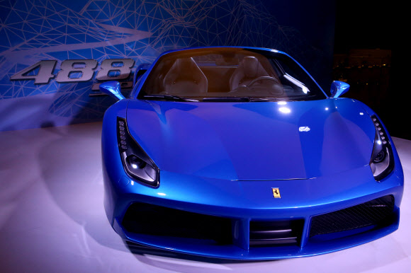 8기통 엔진 장착한 ’페라리 488’