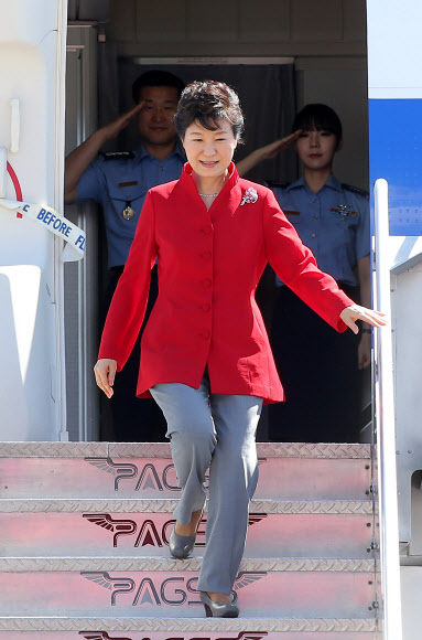 박 대통령, 필리핀 도착