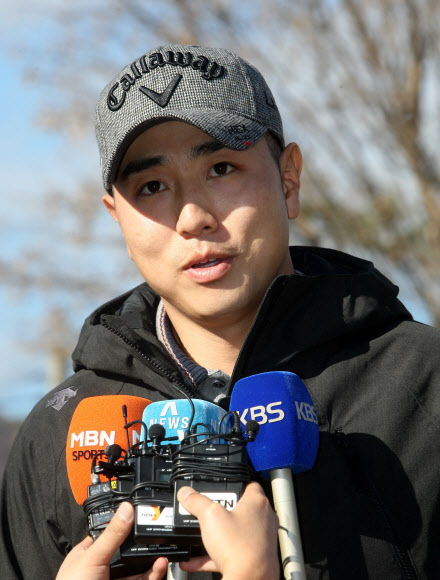 입대 소감 밝히는 프로골퍼 배상문