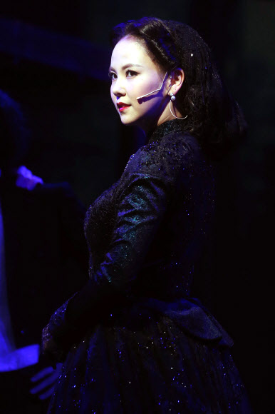 19세기 미녀로 변신한 김지우