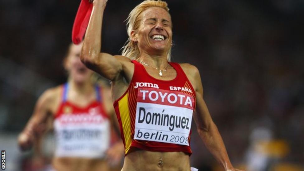 2009년 베를린 세계육상선수권 3000m 장애물경주 결승선을 통과하며 환호하는 도밍게즈.