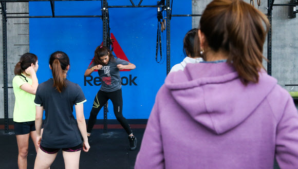 ’맞으면 많이 아플거 같아’