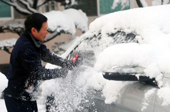 ’웬 눈이 이렇게 많아’