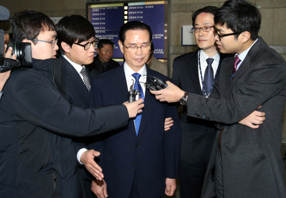고개숙인 조남풍 향군 회장