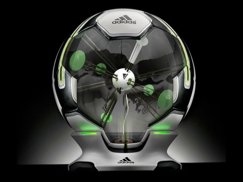 Adidas miCoach smart ball(출처 Adidas)