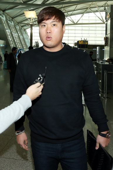 재활 위해 출국하는 류현진