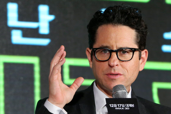 ’스타워즈:깨어난포스’ J.J.에이브럼스 감독