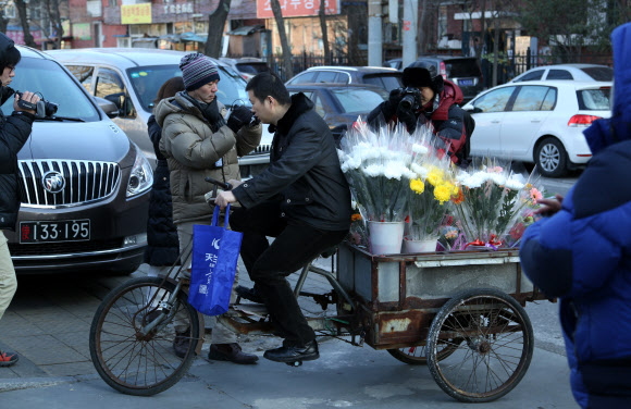 김정일 4주기…썰렁함 감도는 주중 북한대사관