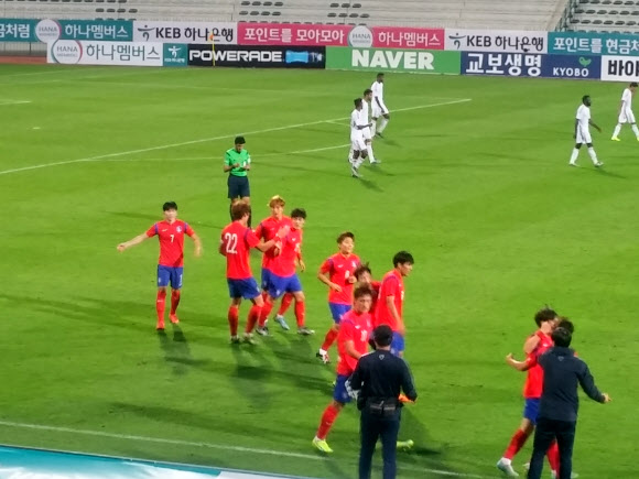 올림픽 축구 국가대표팀 UAE와 평가전서 2-0 승리