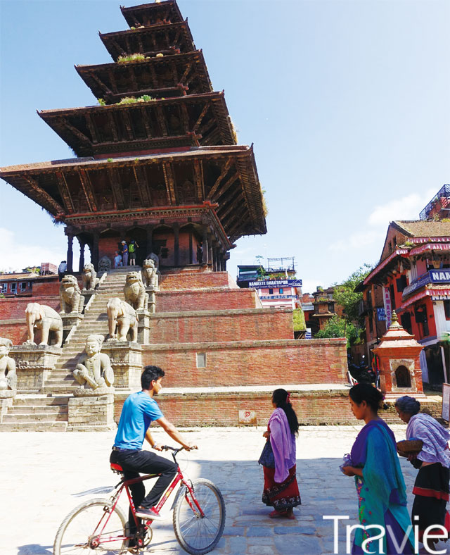 네팔의 중세 도시 박타푸르를 대표하는 냐타폴라 사원