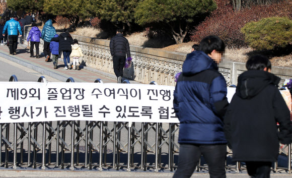 세월호 생존학생 졸업식 열리는 단원고