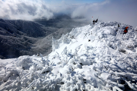 ’한라산 만설’