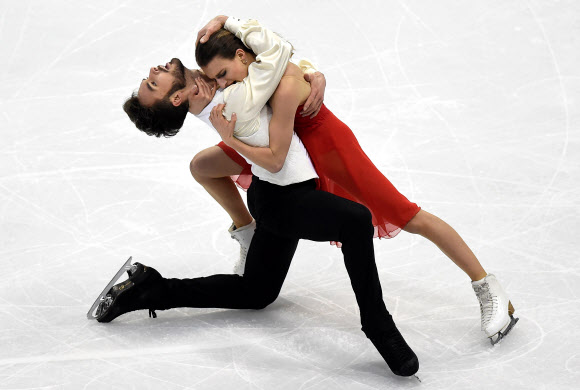 Gabriella Papadakis and Guillaume Cizeron of France