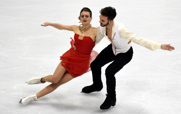 Gabriella Papadakis and Guillaume Cizeron of France