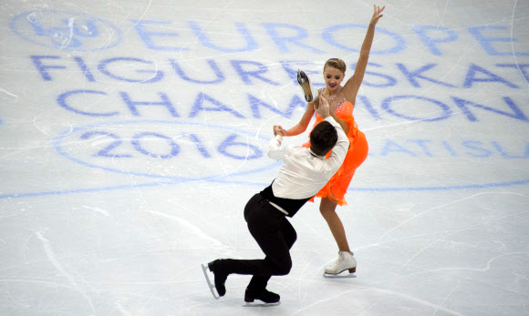 Alexandra Stepanova and Ivan Bukin of Russia