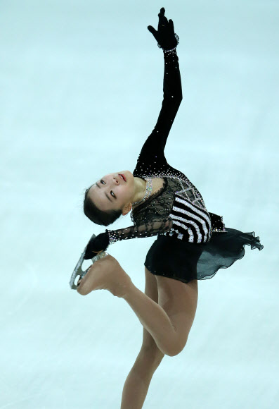 4일 오후 성남 탄천종합운동장 빙상장에서 열린 제97회 전국동계체육대회 피겨스케이팅 여자초등부 프리스케이팅에서 임은수가 연기를 펼치고 있다. 연합뉴스