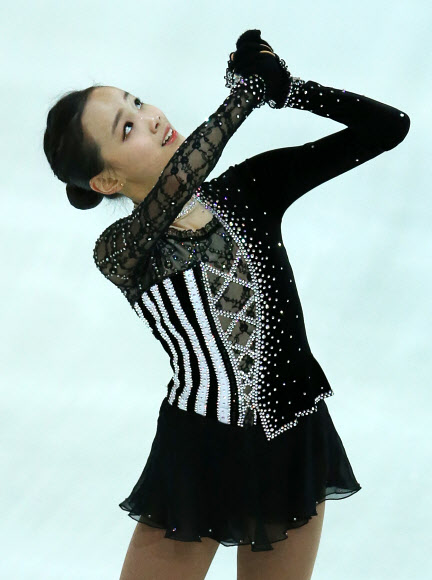 4일 오후 성남 탄천종합운동장 빙상장에서 열린 제97회 전국동계체육대회 피겨스케이팅 여자초등부 프리스케이팅에서 임은수가 연기를 펼치고 있다.  연합뉴스