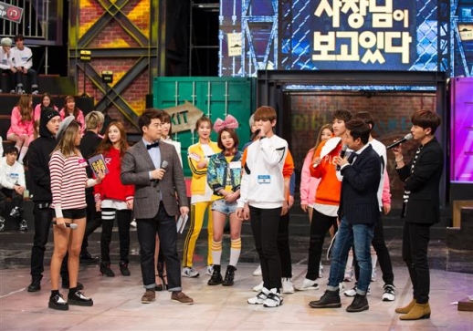 국내 아이돌 가수 120여명이 출연해 최강 아이돌이 되기 위해 대결을 펼치는 설특집 예능 프로그램 ‘사장님이 보고 있다’.<br>SBS 제공