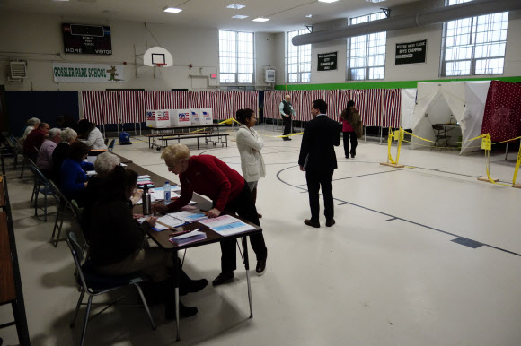 미국 뉴햄프셔 프라이머리가 진행중인 한 투표소 모습