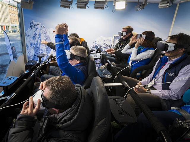 스키점프 느낌 그대로… 동계 유스올림픽 ‘갤럭시 기어 VR 체험’ 