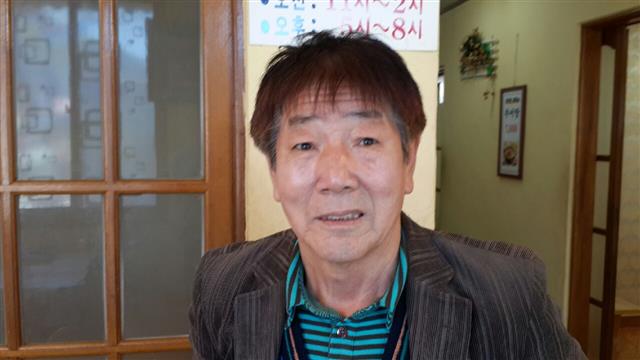 오는 24일 우석대 연극영화과를 졸업하는 김창원(69)씨.