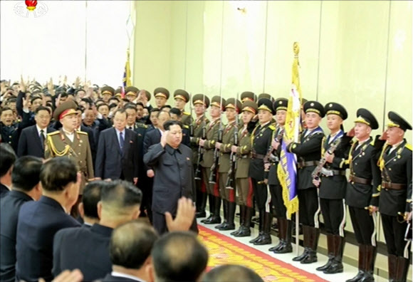 北 김정은 ”주체조선의 실용위성 더 많이 쏘아올려야”