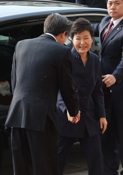 朴대통령, 국정에 관한 국회연설 위해 국회 도착