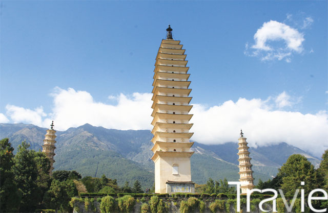 삼탑은 다리의 트레이드마크다. 중국 남방에서 가장 웅대하고 아름다운 탑이다