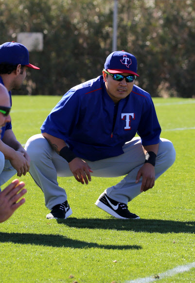 추신수, 스프링캠프 첫날 스트레칭 훈련