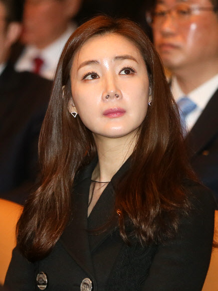 납세자의날 최지우 수상