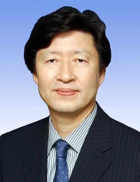 김기웅 신문윤리위원회 이사장