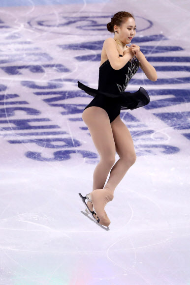 31일(현지시간) 미국 매사추세츠주 보스턴의 TD 가든에서 열린 국제빙상경기연맹(ISU) 피겨스케이팅 세계선수권대회 여자 싱글 쇼트프로그램에서 박소연이 경기를 펼치고 있다. AFP 연합뉴스