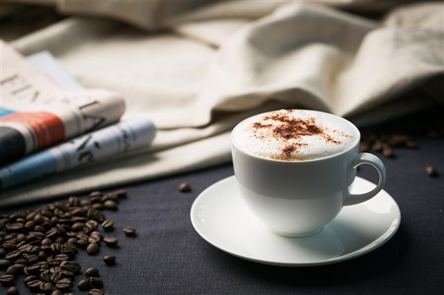 우후죽순으로 생기는 커피 전문점 속도만큼 소비자들의 커피 문화도 빠르게 변화하고 있다. 올해 커피 시장에서는 가격 대비 만족도가 높은 저가 커피를 찾는 소비자들이 증가할 전망이다. 그랜드하얏트서울 아로마322.