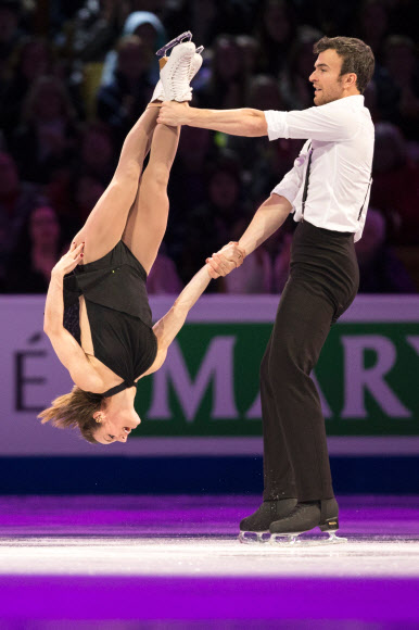3일(현지시간) 미국 매사추세츠주 보스턴 TD가든에서 열린 2016 ISU 피겨스케이팅 세계선수권대회 갈라쇼에서 캐나다팀이 멋진 공연을 펼치고 있다. AFP 연합뉴스