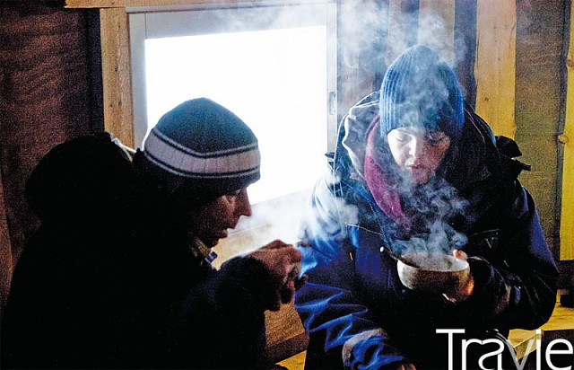 대부분의 일정이 취소됐다. 허스키들과 말들을 둘러본 후 코타(핀란드 전통가옥)에서 따뜻한 수프로 몸을 녹였다