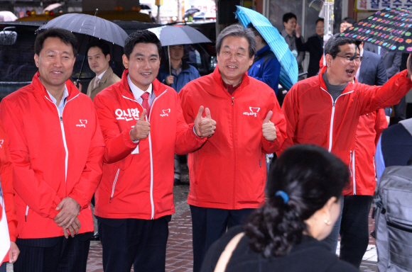 지난해 4·29 재보선 당시 유세를 벌이고 있는 김무성 새누리당 대표