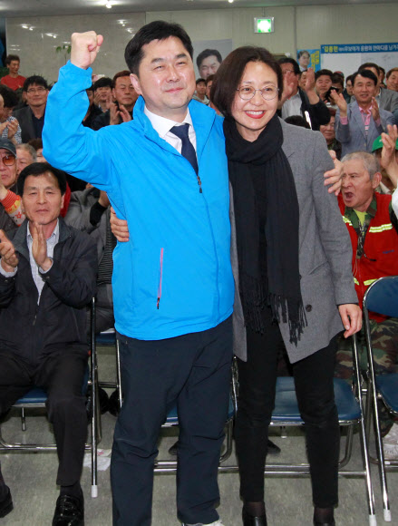 <선택 4.13> ’불사조’ 꺾은 김종민