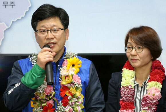 <선택 4.13> 당선소감 밝히는 안호영 당선인