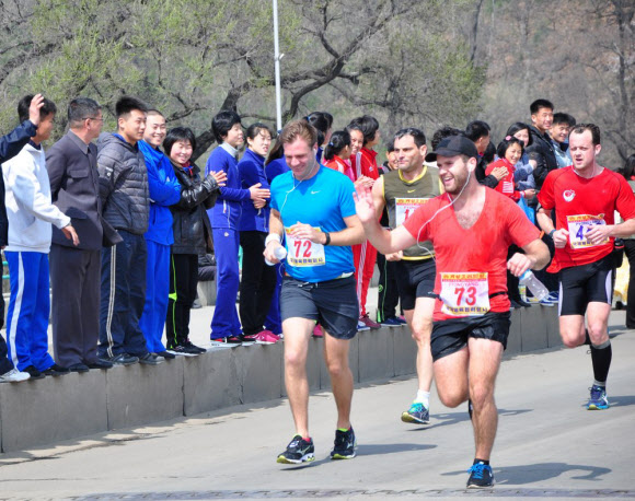 만경대상국제마라톤 참가한 외국인