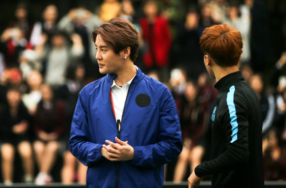 인파에 놀란 김준수-이기광