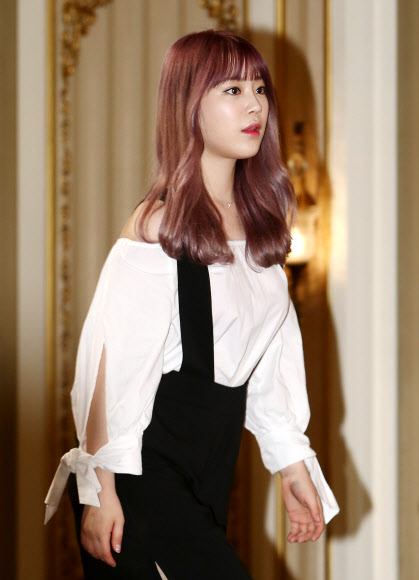 카라 허영지, 연기도전