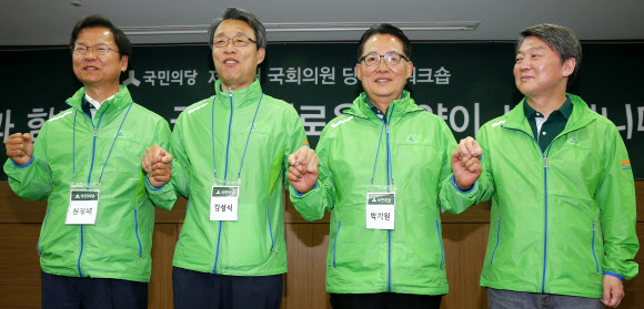 박지원-김성식 20대 국회 국민의당 원내지도부 선임. 사진=연합뉴스