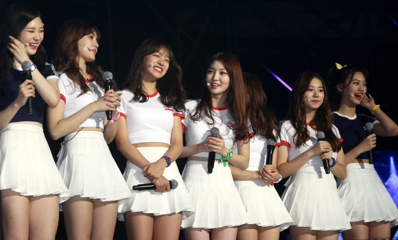 아이오아이, 십대만의 발랄함
