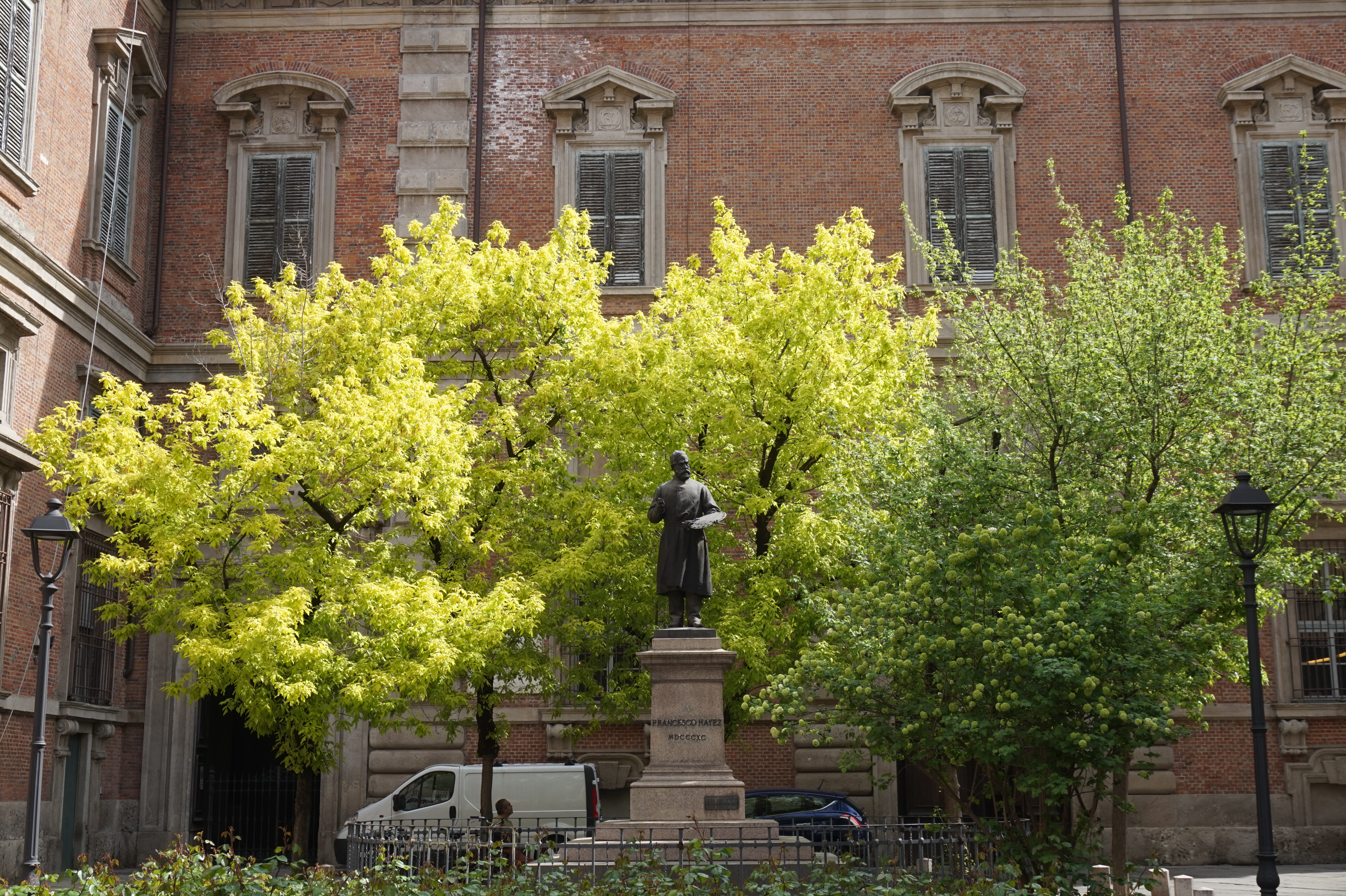 브레라미술관 총장을 지내고, 30년간 학생들을 가르친 프란체스코 아이예즈의 동상.