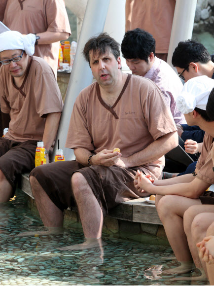 찜질복 입은 리퍼트 미대사