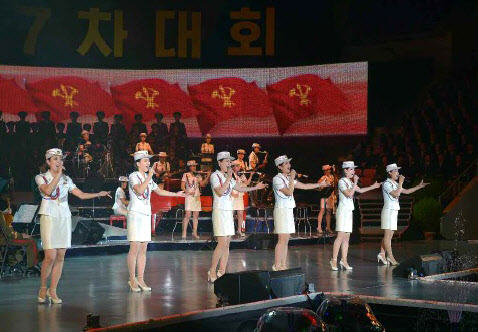 北당대회 경축 모란봉악단·공훈국가합창단 합동공연