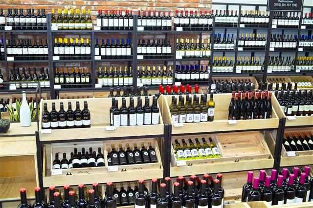 데일리와인은 2만원 이하 질 좋은 와인만 취급하는 창고형 매장으로 프랑스·이탈리아·스페인·칠레 등 다양한 산지의 와인 대부분을 4900원 균일가에 판매한다.  데일리마켓 제공