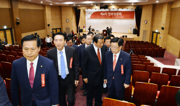 정족수 미달… 허탈한 참석자들 