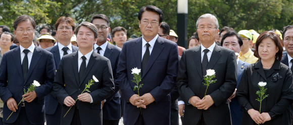 노무현 前대통령 7주기… 봉하마을 야권 총집결 